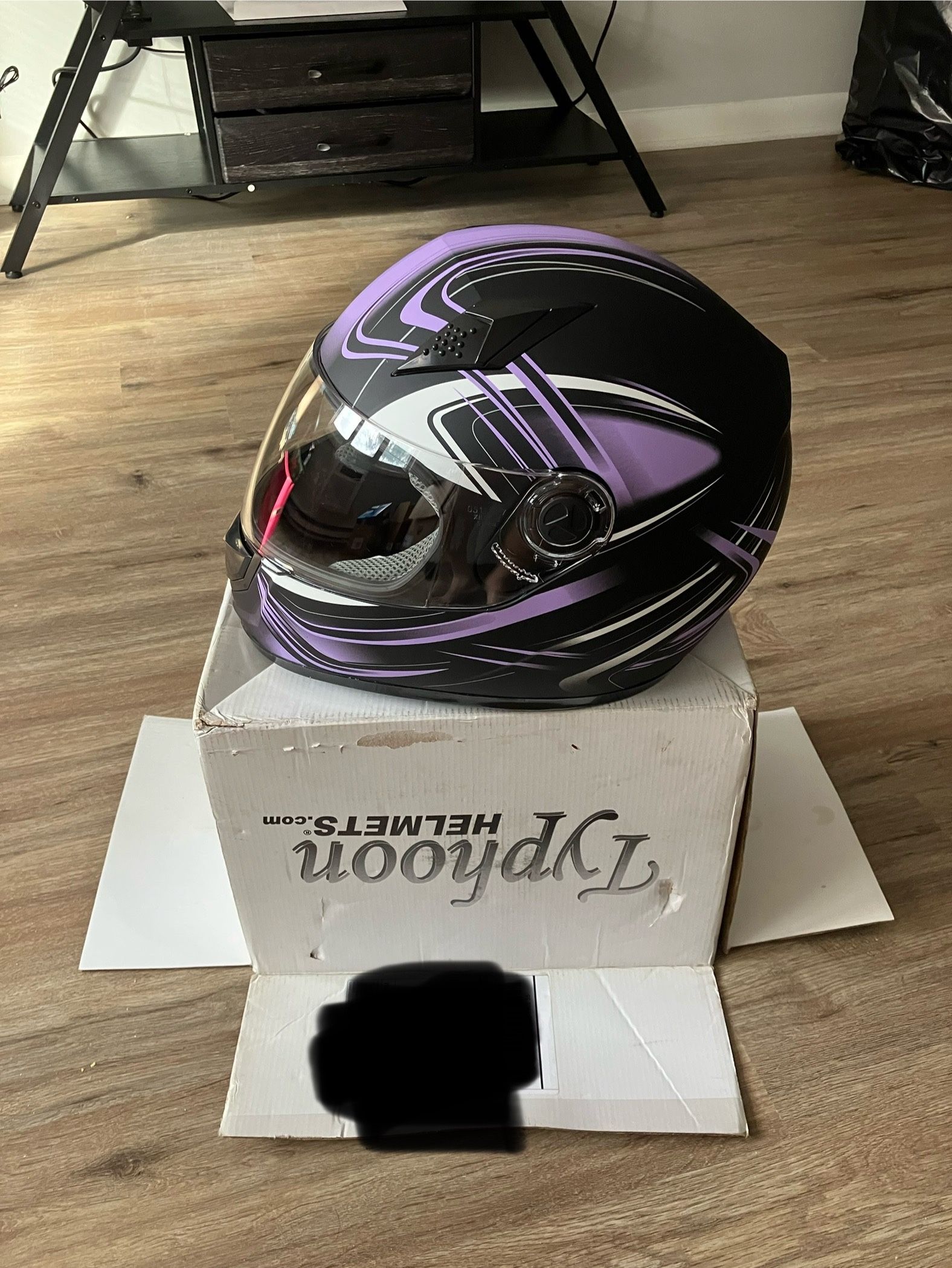 Motorcycle helmet