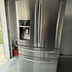 Very nice refrigerator stainless steel only $650 everything work good