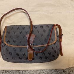 Dooney & Bourke Bag