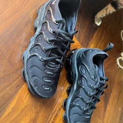 Nike Vapor Max Triple Black, Price Negotiable 