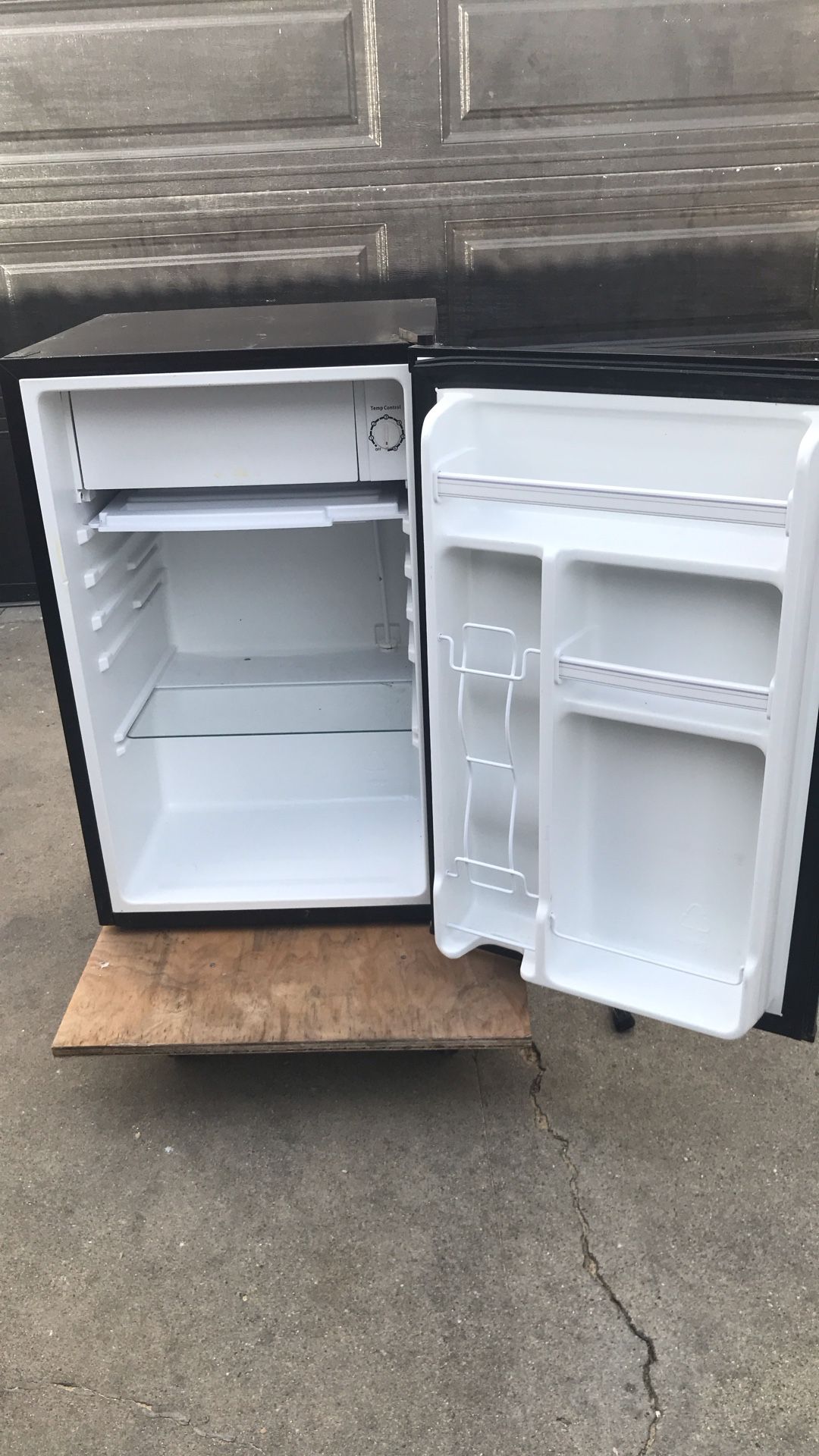 Mini fridge