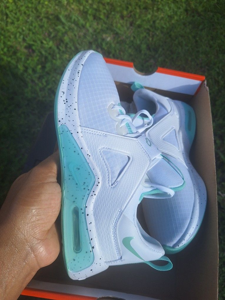Women's Nike Size 6.5