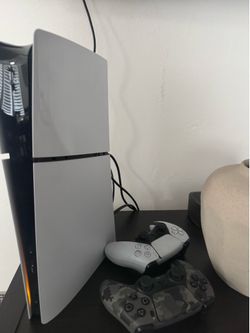PlayStation 5 (2 controllers)