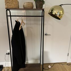 Coat Rack Stand In Excellent condition