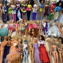 Huge Lot Of Vintage Barbie & Ken Dolls & Big Lot Clothing & Accessories 80-00s