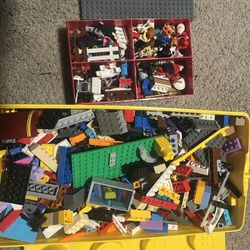 Selling Some LEGO Figures And Pieces 