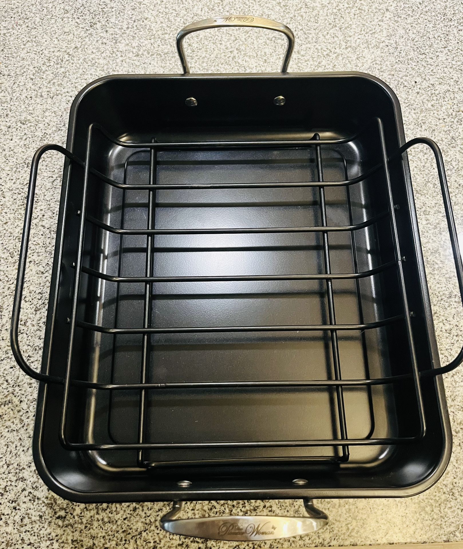 Pioneer Woman roasting pan with rack