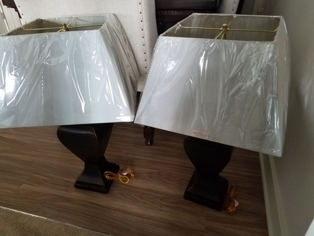 2 Brown (cherrywood) lamps