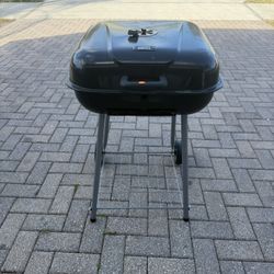 Charcoal BBQ grill