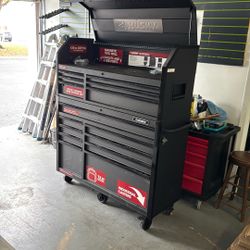 Husky 52in Wide 20in Deep Tool Chest And Cabinet