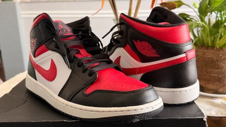 Jordan 1 mid