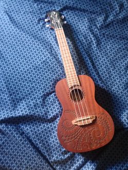 Luna Guitar