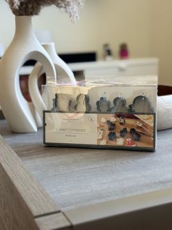 THRESHOLD 5pc stainless steel cookie cutter set