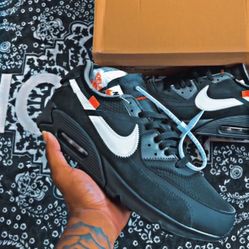 Nike x Off White Airmax 90 “Black/White” SIZE 10.5M FOR SELL NOW! 🚨🚨 Feel free to DM or comment for any additional information 📲🏁 Shop select Desi
