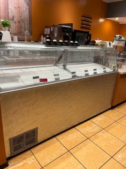 Ice cream dipping cabinet