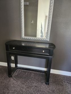 Entry Table/ Desk