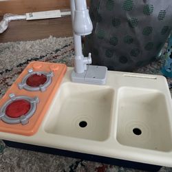Dramatic Play Kitchen Sink - With Running Water
