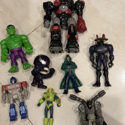 boy toys / action figures 