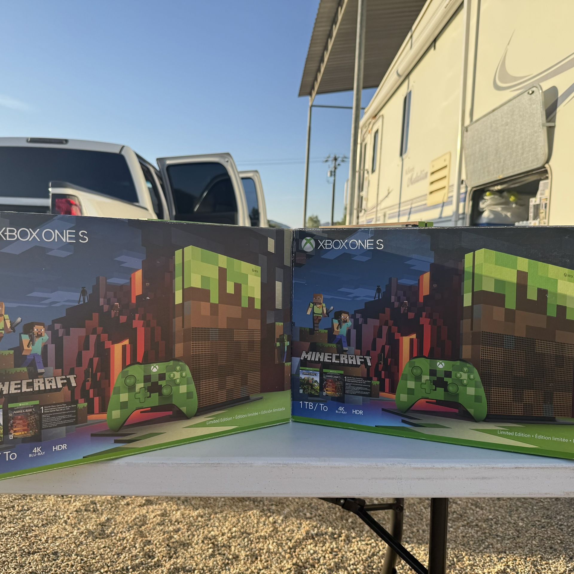 Xbox One S Minecraft Limited Edition 1TB