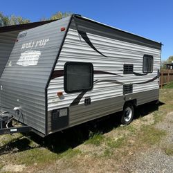 TOY HAULER  2013 17’ FOREST RIVER WOLFPUP LIGHTWEIGHT 