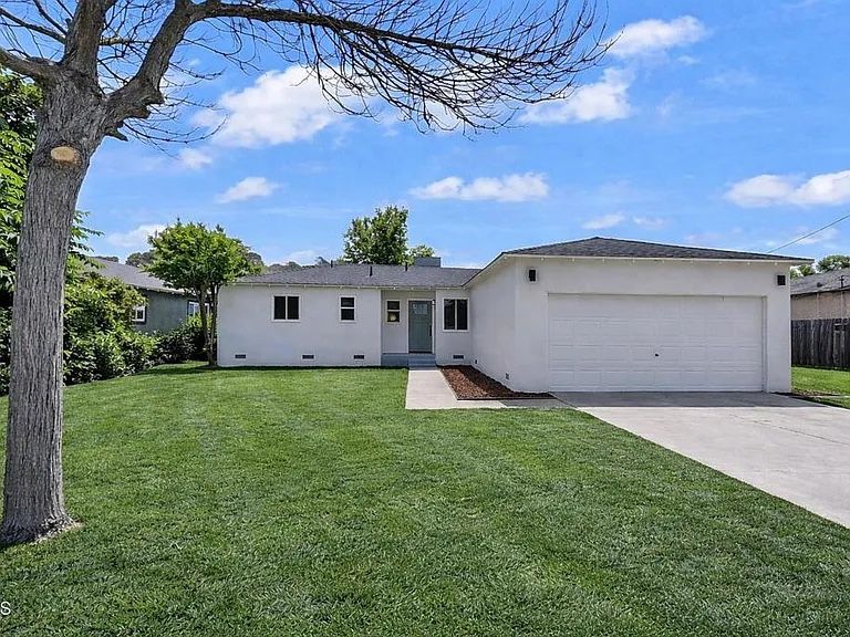3 Bedroom 2 Bath Remodeled Home In Modesto!