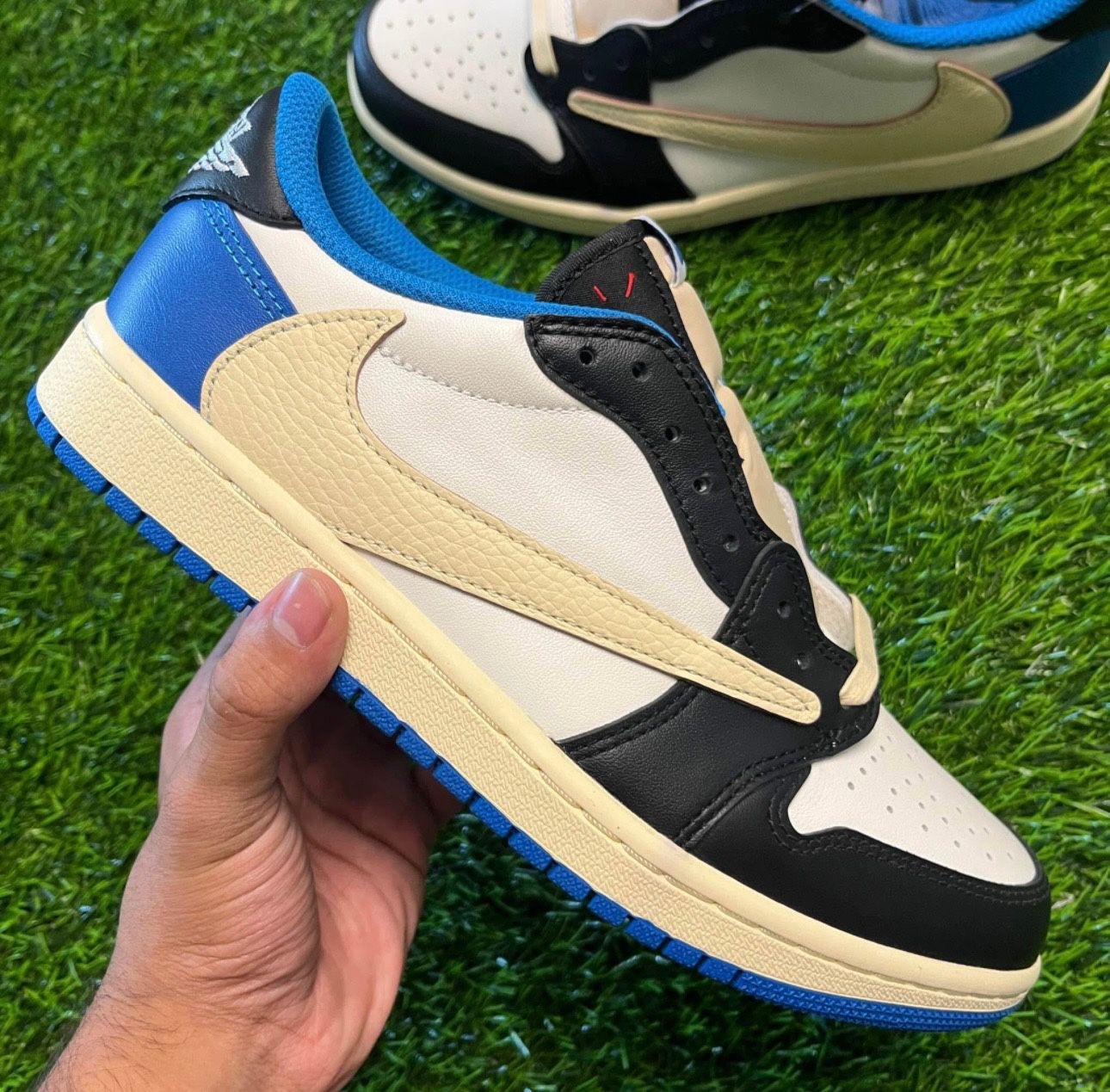Jordan 1 Retro Low Fragment x Travis Scott
