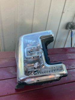 Ford F350 Headlight