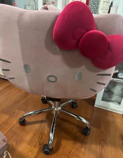 Hello kitty vanity chair