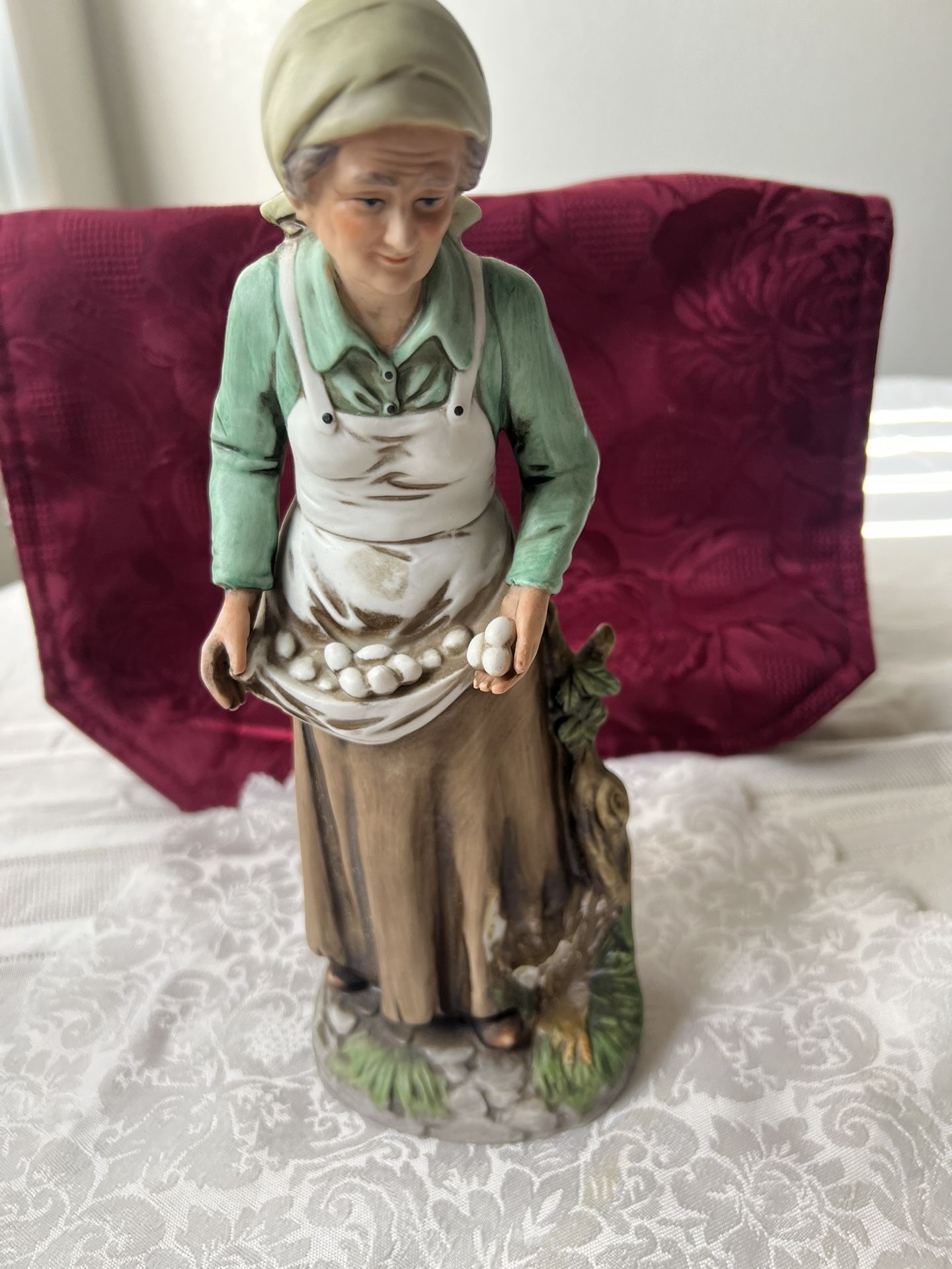 Homco Vintage Ceramic Old Woman Gathering Eggs