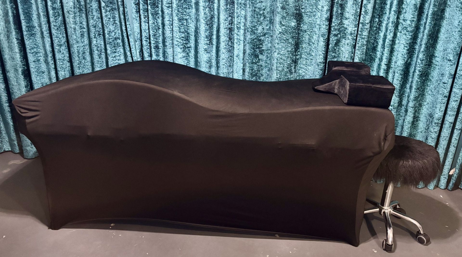 Lash Bed