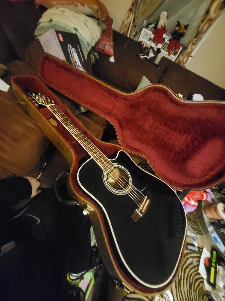 Takamine EF341DLX Deluxe Black Acoustic Electric Guitar Case