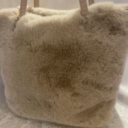 Luxurious Faux Fur Tote Bag - Cream