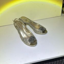 Gold Karen Scott 3-inch Heels, Size 9