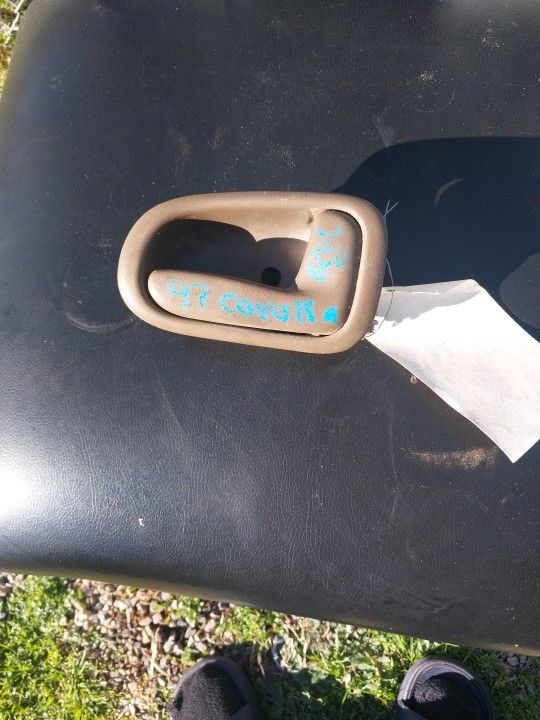 1(contact info removed) Toyota corolla , right side inside hander , auto part picked up in van nuys