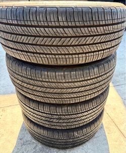 Set 235/60-18 kumho con el 80% de vida