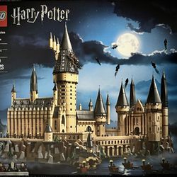 New Lego Harry Potter Hogwarts Castle #71043 NIB Factory Sealed