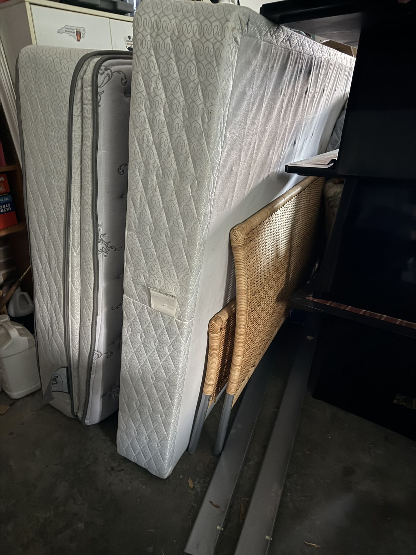 Complete Queen Bed