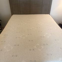 Queen Size Bed And Mattress 