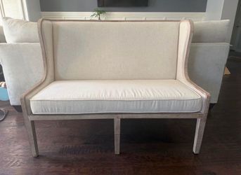Beautiful setee (small couch 😉)