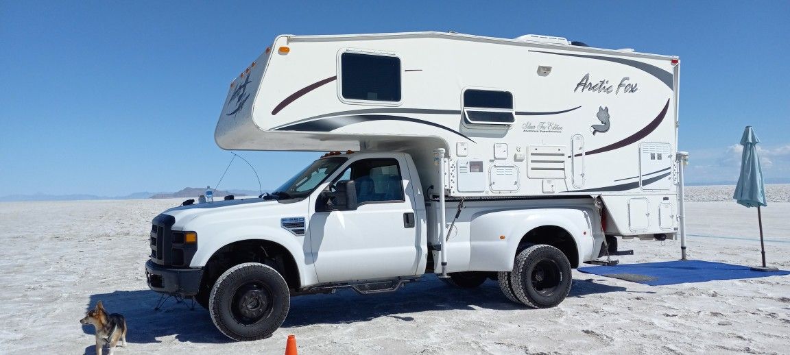 2008 F350 with 2008 Artic Fox 1140