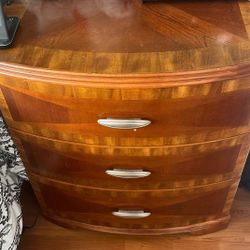 Dresser & 2 Night Stands 