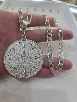 Aztec Calendar with 26 inch chain
