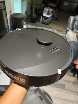 Robot vacuum self empty