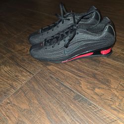 Nike Women’s Shox Z ‘Bred’ shoes  Size 8.5