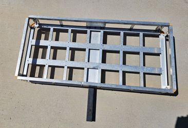 Hitch mount cargo carrier