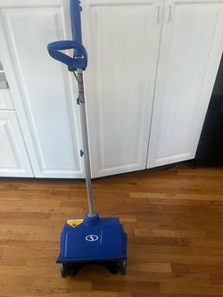 Snow Joe 13-in Single -stage Push with auger assistance Corded Electric Powered Snow Shovel