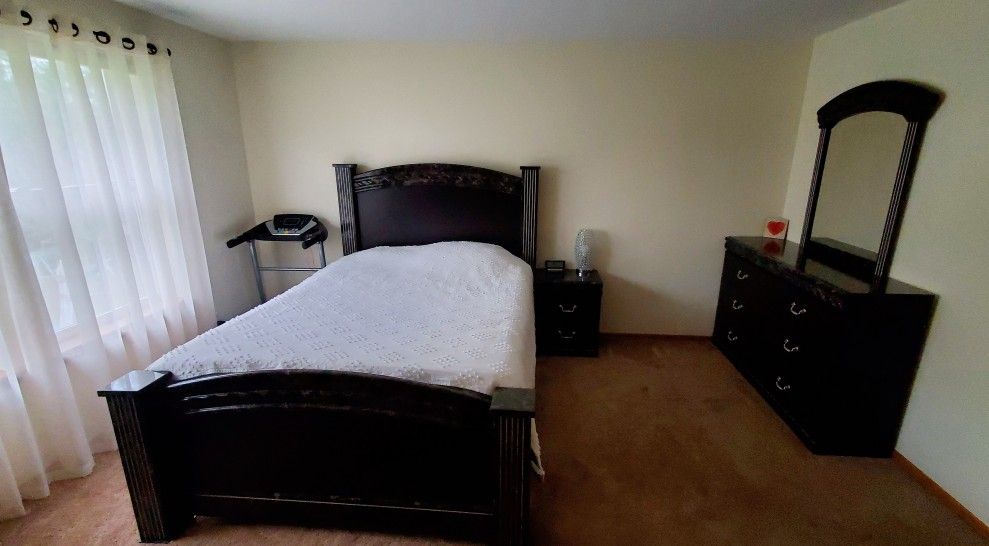 Queen Bedroom Set (Dark Brown Color)