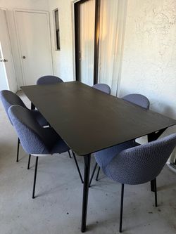 Dining Table and Chair Set