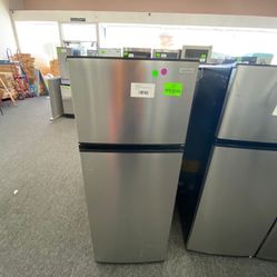 Vissani MDFF7SS 7.1 cu. ft. Top Freezer Refrigerator Y 