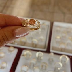 14k Flower Ring 